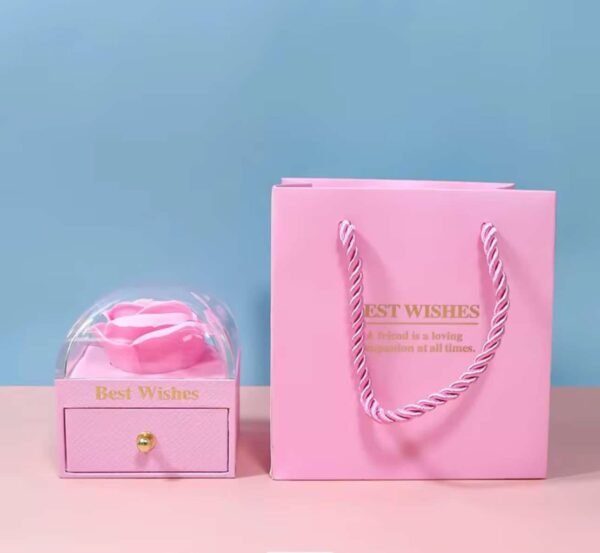 SAINT VALENTIN – Écrin de Fleurs Rose & Collier Rond avec breloque – Image 3