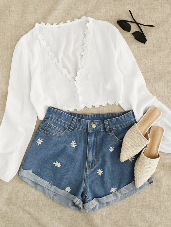 SHEIN VCAY Short jean broderie marguerite