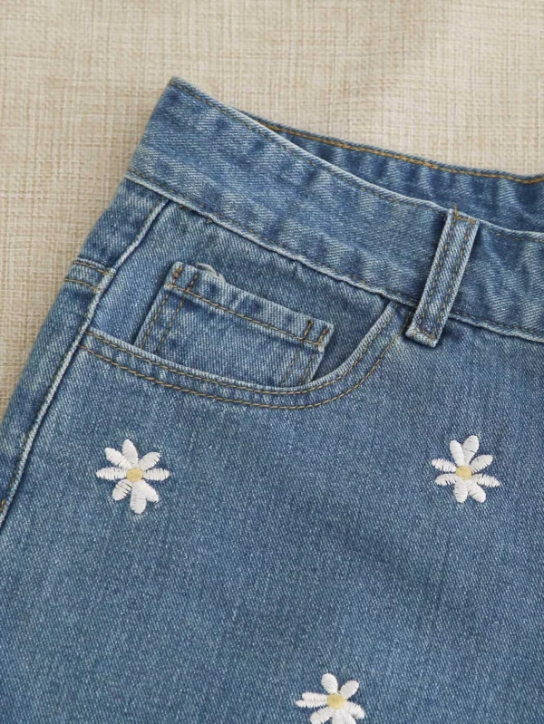 SHEIN VCAY Short jean broderie marguerite – Image 5