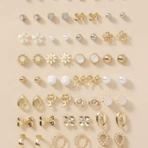 30 paires de boucles d’oreilles avec motifs d’arbres