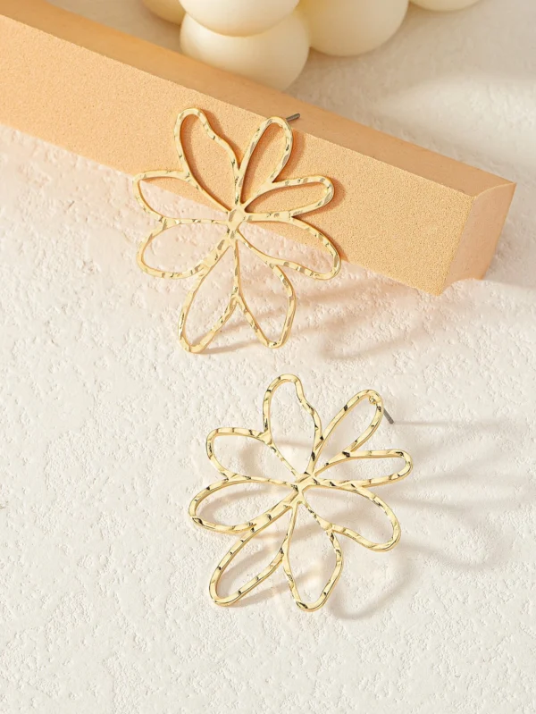 1 paire de boucles d'oreilles en métal à fleur creuses – Image 6