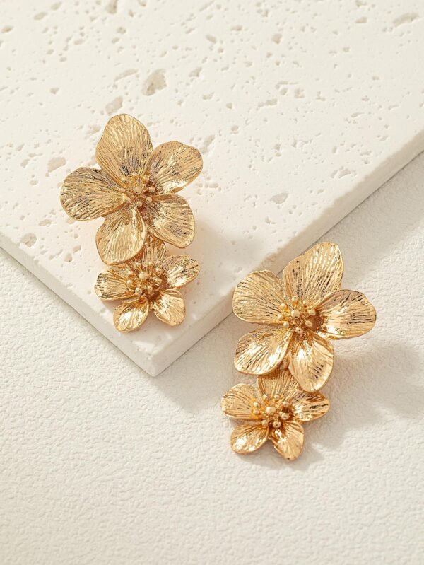 1 paire de boucles d'oreilles élégantes en forme de fleu – Image 5