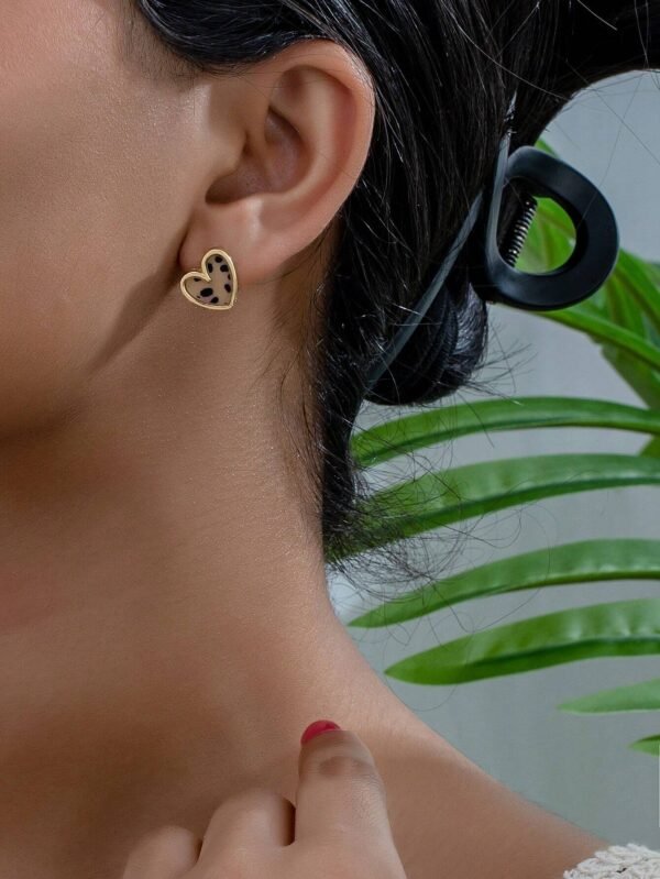 1 paire de boucles d'oreilles forme de cœur – Image 2
