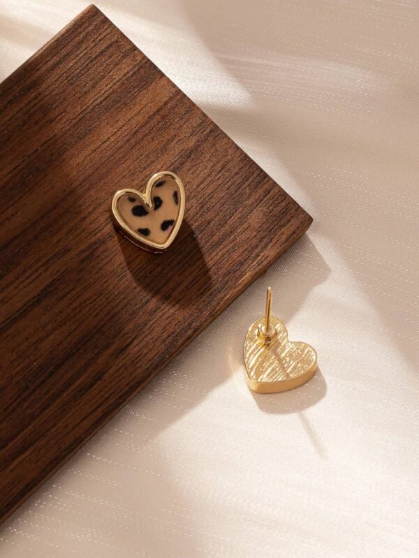 1 paire de boucles d'oreilles forme de cœur – Image 4