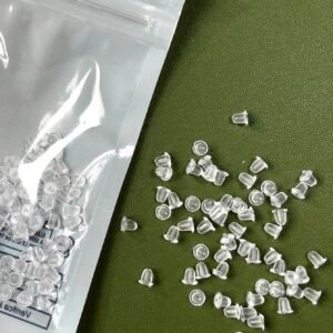 Environ 100 pièces de bouchons d’oreille en plastique