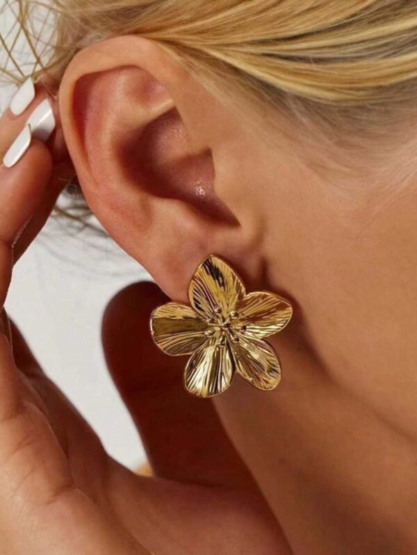 1 paire de boucles d'oreilles à fleurs en métal