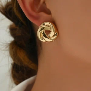 1 paire de boucles d’oreilles métalliques de style gothique