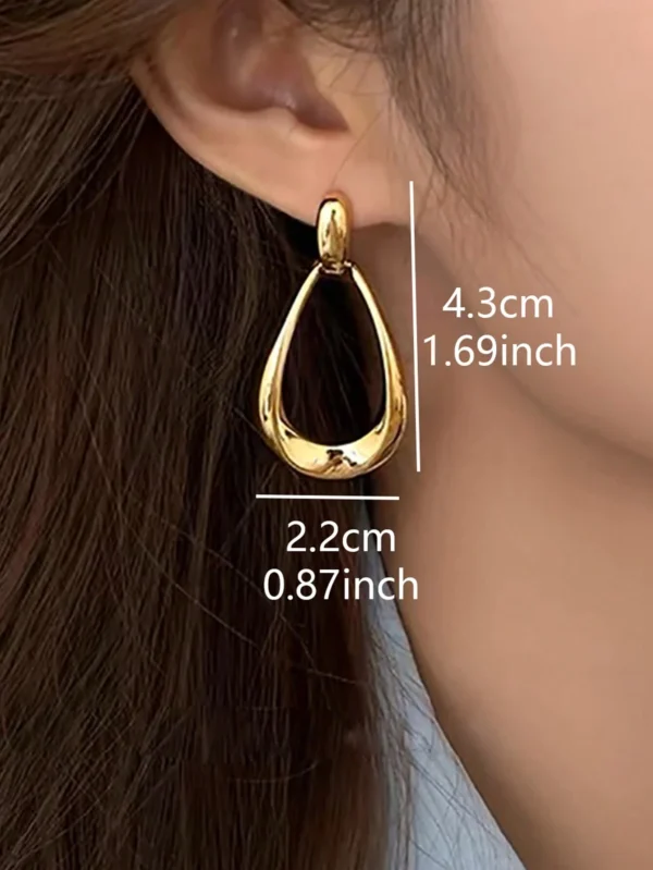 1 paire de boucles d'oreilles géométriques simples – Image 4