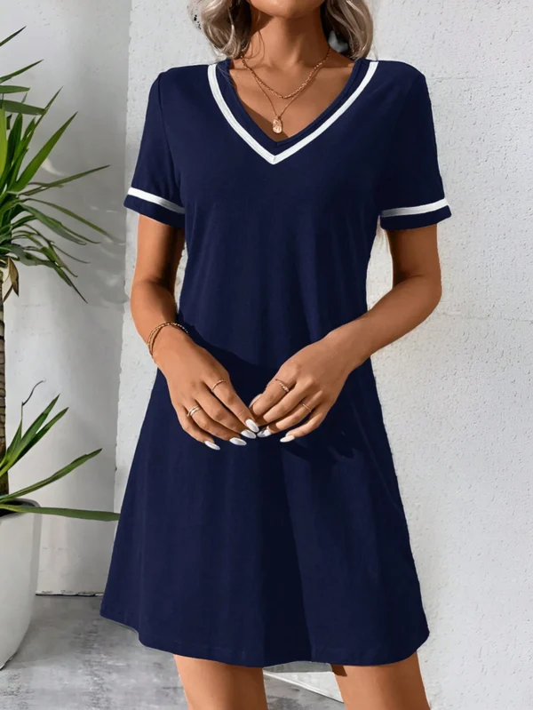 EMERY ROSE Robe tricotée avec encolure en V – Image 5