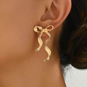1 paire de boucles d’oreilles avec nœud en ruban