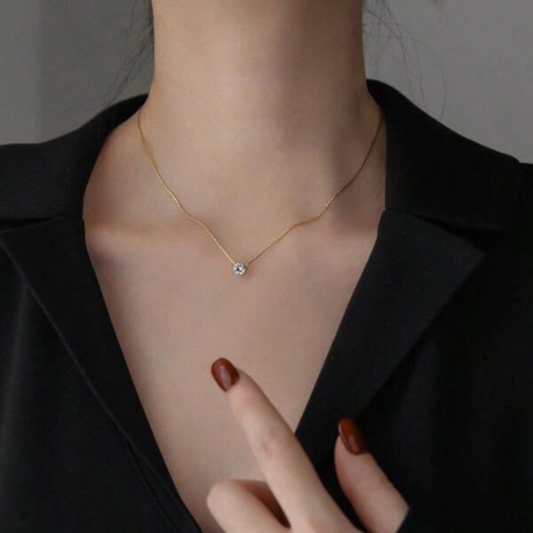 Biokia Collier pendentif rond en zirconium cubique – Image 15