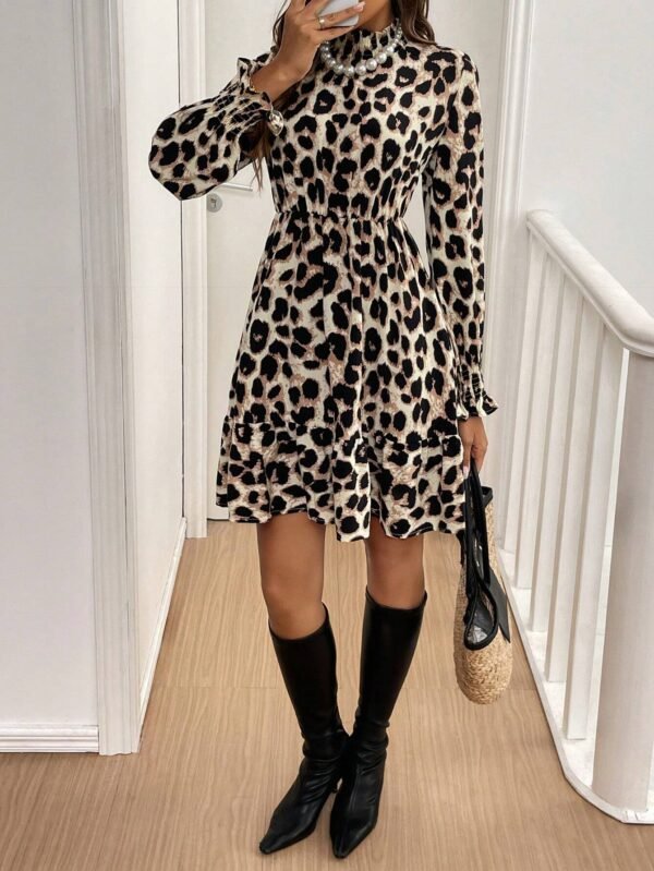 SHEIN Frenchy Robe courte à manches longues – Image 4