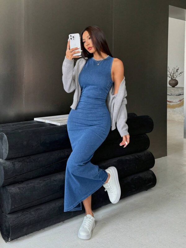K-Vae Robe en jean sans manches moulante