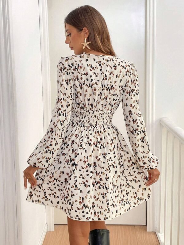 SHEIN Frenchy Robe courte simple à manches longues – Image 2