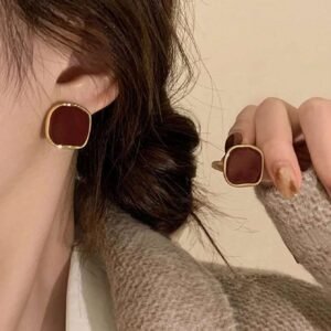 1 paire de boucles d’oreilles carrées petites