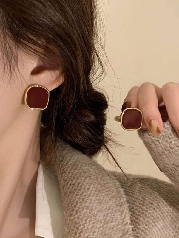 1 paire de boucles d'oreilles carrées petites