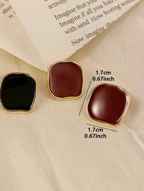 1 paire de boucles d'oreilles carrées petites – Image 9