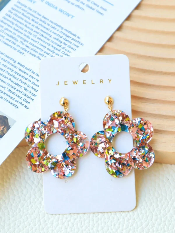 1 paire de boucles d'oreilles à fleurs ajourées pailletées – Image 12
