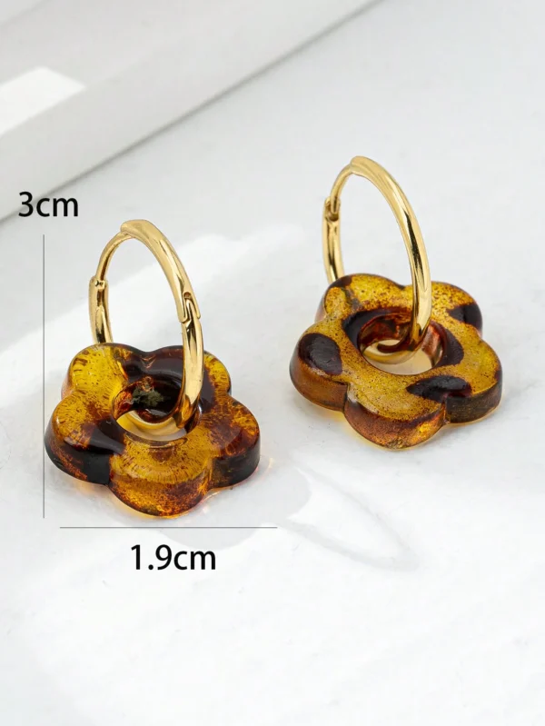 1 paire de boucles d'oreilles à fleurs géométriques – Image 8