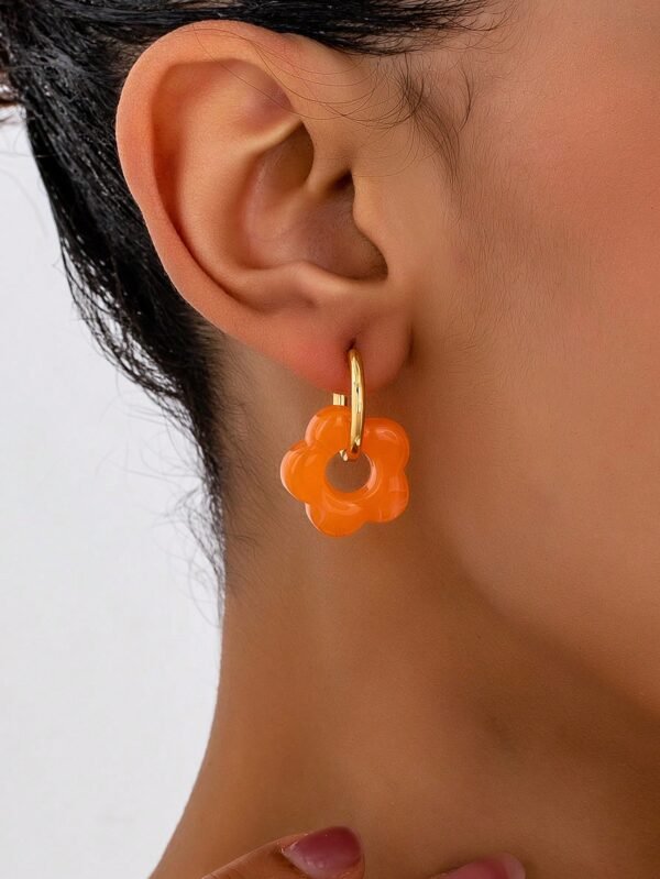 1 paire de boucles d'oreilles à fleurs géométriques – Image 15