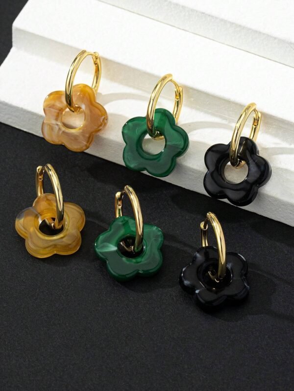 1 paire de boucles d'oreilles à fleurs géométriques – Image 5