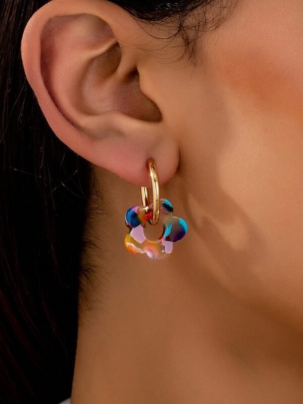 1 paire de boucles d'oreilles à fleurs géométriques – Image 28