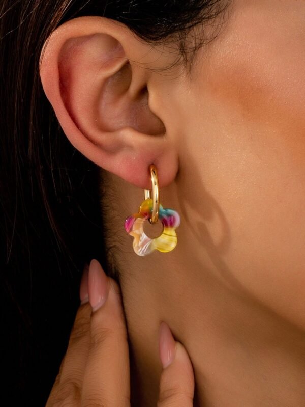 1 paire de boucles d'oreilles à fleurs géométriques – Image 29