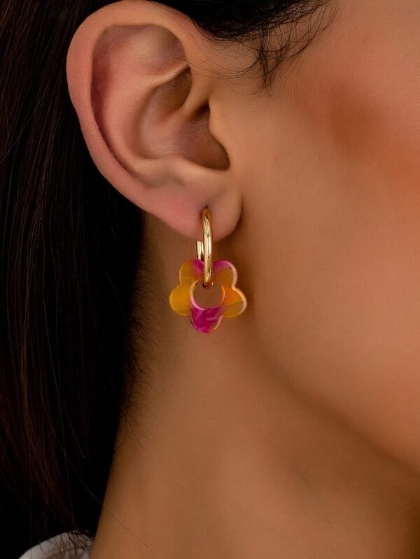 1 paire de boucles d'oreilles à fleurs géométriques – Image 27