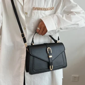 Sac carré rabat boucle PU