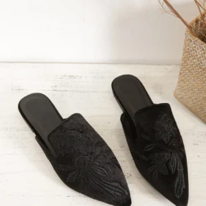 Mules plates velours brodées fleurs