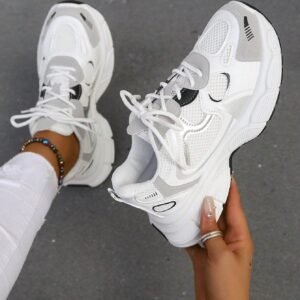 Chaussures sport blanches talon compensé