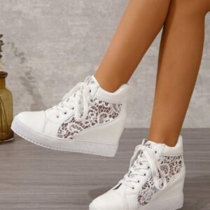 Baskets femme mode augmentées à bout rond ajouré