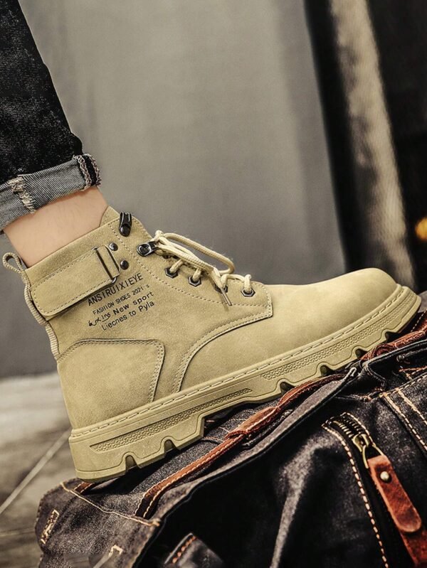 Bottes homme kaki motif lettres et lacets – Image 4