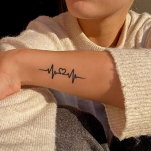 1 feuille tatouage cœur