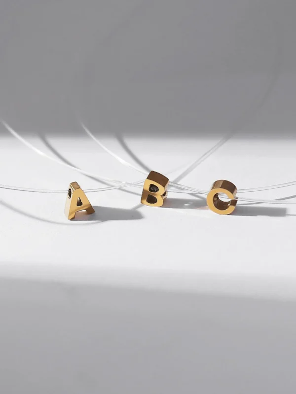 Collier Lettres Simple Femme – Image 4