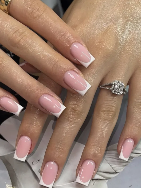 24 pcs ongles courts blancs