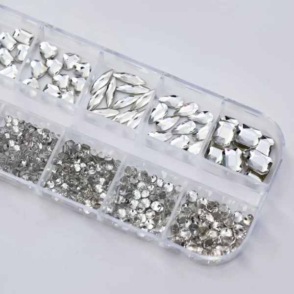 12 pcs Grilles strass ongles – Image 4