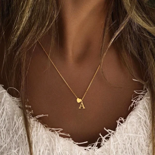 1 Collier Initiale Cœur