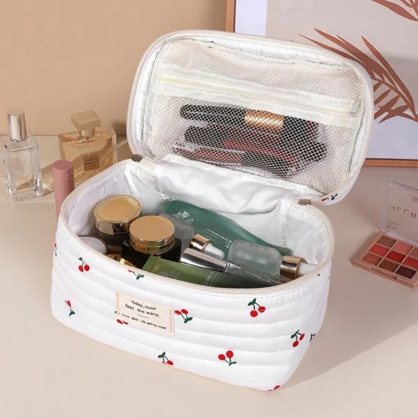 Sac maquillage fleurs baies matelassé – Image 6