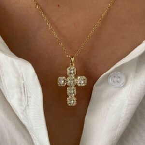 1 Collier Strass