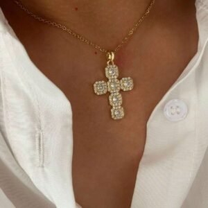 1 Collier Strass