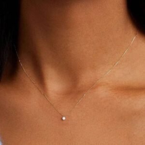 1 Collier Zircone