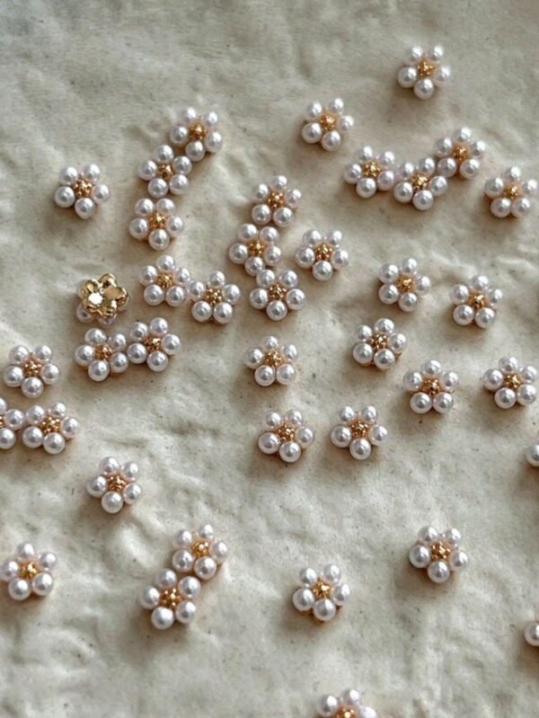 10 pcs Strass fleurs 3D – Image 4