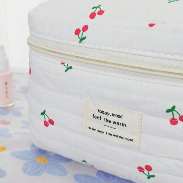 Sac maquillage fleurs baies matelassé – Image 4