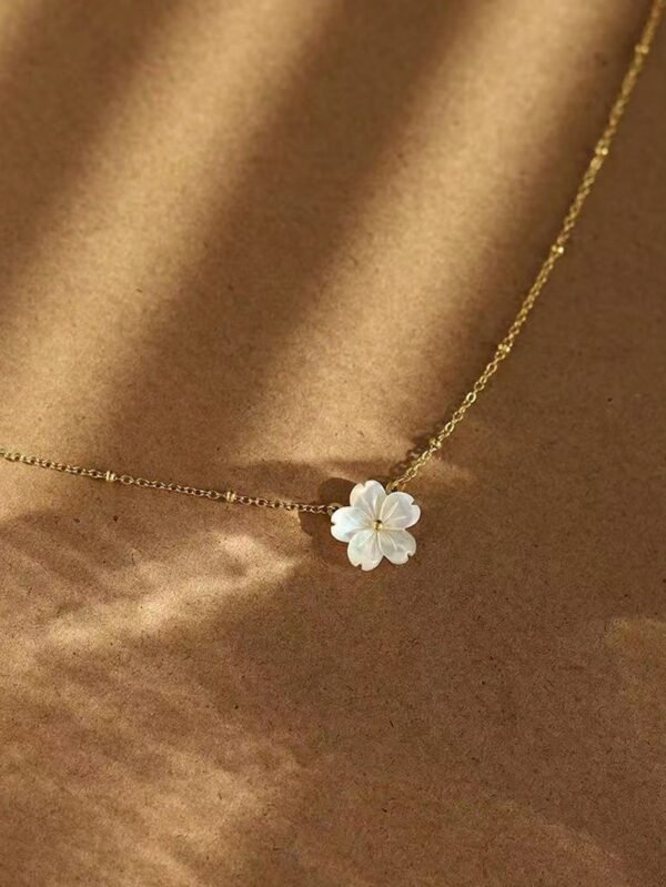 1 Collier Fleur Coquille – Image 3
