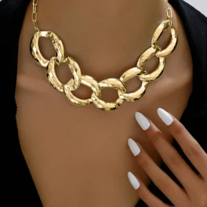 Collier punk géométrique brillant