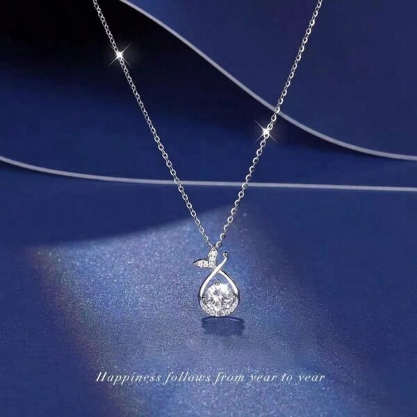 Collier Queue Poisson Diamant