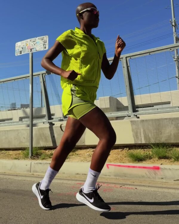 Nike Revolution 7 – Image 2