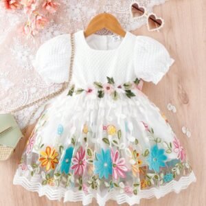 Robe manches bouffantes broderie