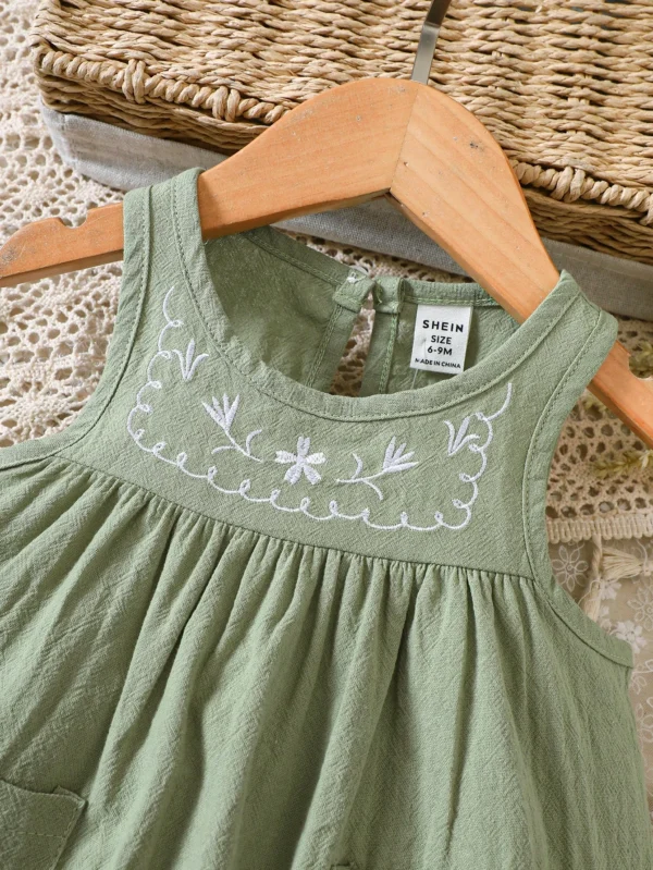 Robe brodée double poche – Image 3